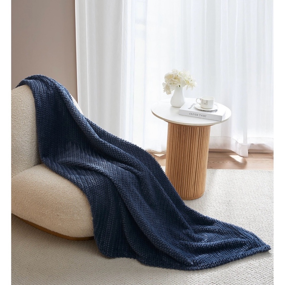 NWT Royal Luxe Cozy Fur to Faux Mink Navy Throw, 50 x 60” - Picture 3 of 5